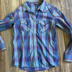 Women’s wrangler western button down pearl snap shirt